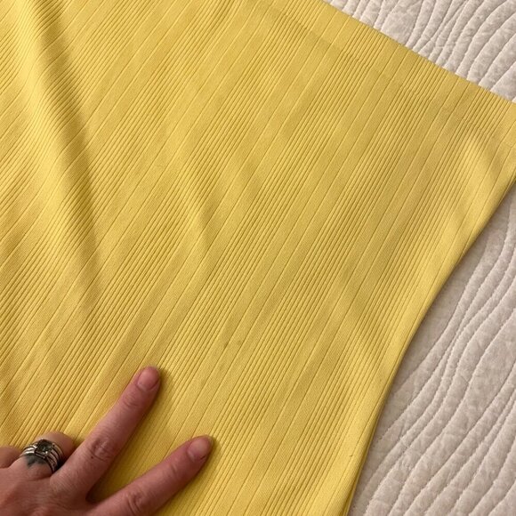 Vintage Yellow Sleeveless V-Neck Ribbed Tank Top Women’s size Small Summer Retro - Picture 6 of 6